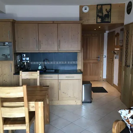 Apartament La Perle Des Alpes C2 *